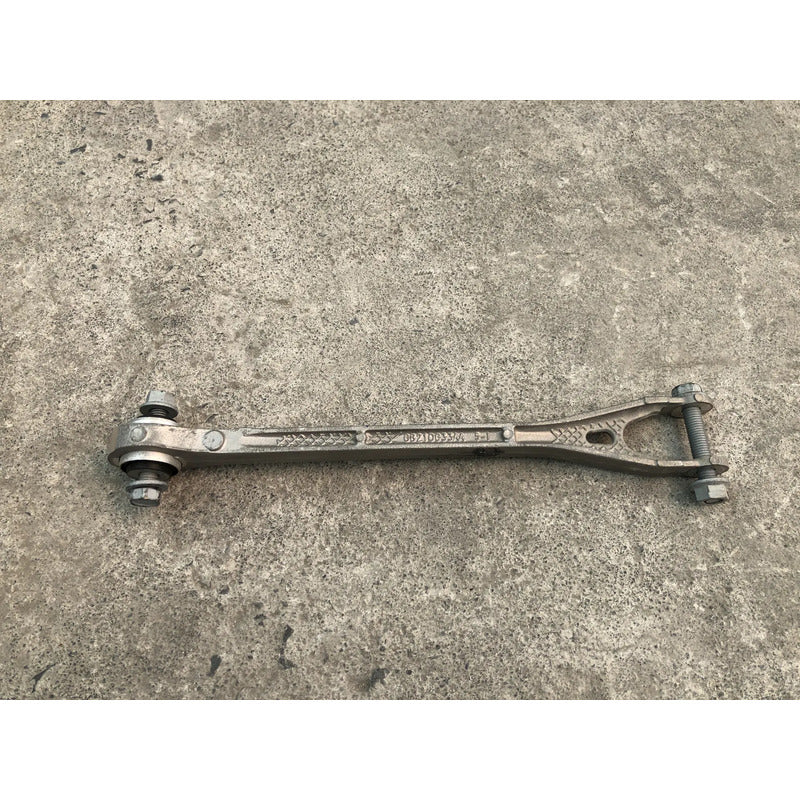 Tirante Trasero Derecho Inferior Para Dodge Charger 2015, 2016, 2017, 2018, 2019, 2020, 2021, 2022, 2023 - Motor 3.6 Litros, V6, Original