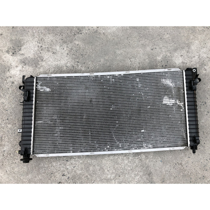 Radiador Original Para Yukon 2015 Al 2018 Motor 6.2