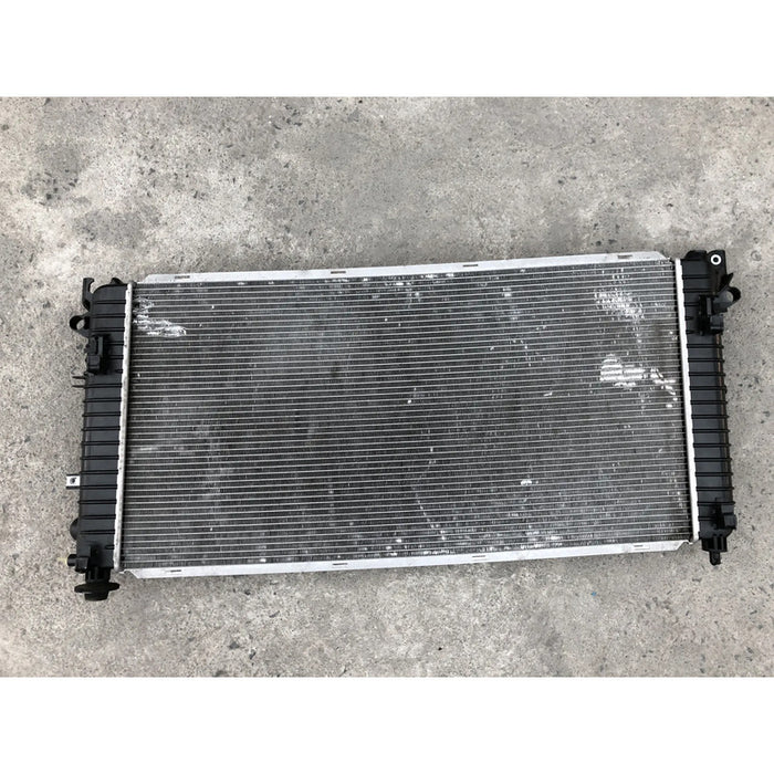 Radiador Original Para Yukon 2015, 2016, 2017, 2018 Motor 6.2