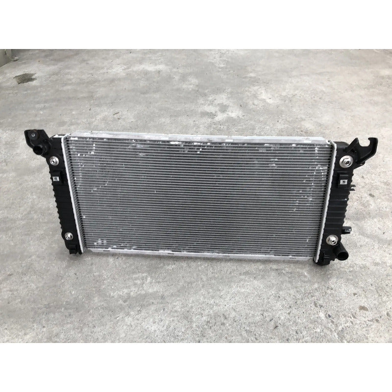 Radiador Original Para Yukon 2015, 2016, 2017, 2018 Motor 6.2