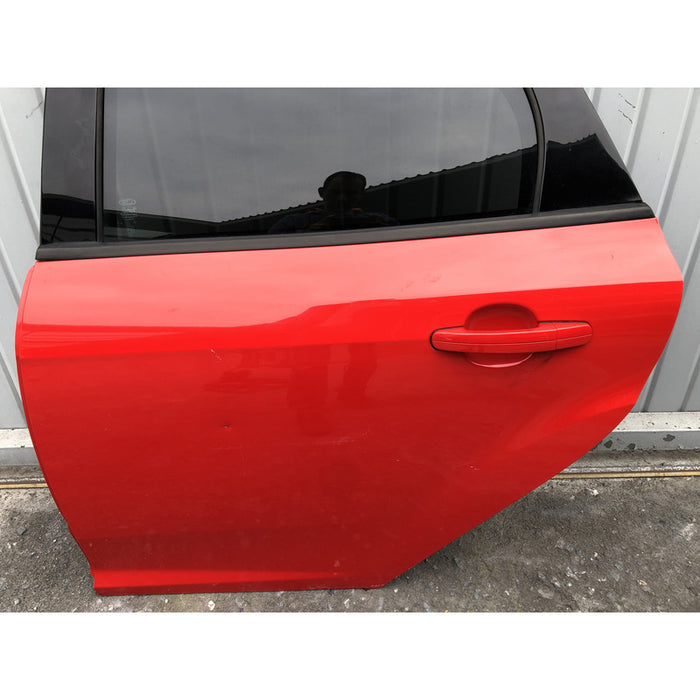 Puerta Trasera Izquierda Para Ford Focus 2012 - 2018 Roja