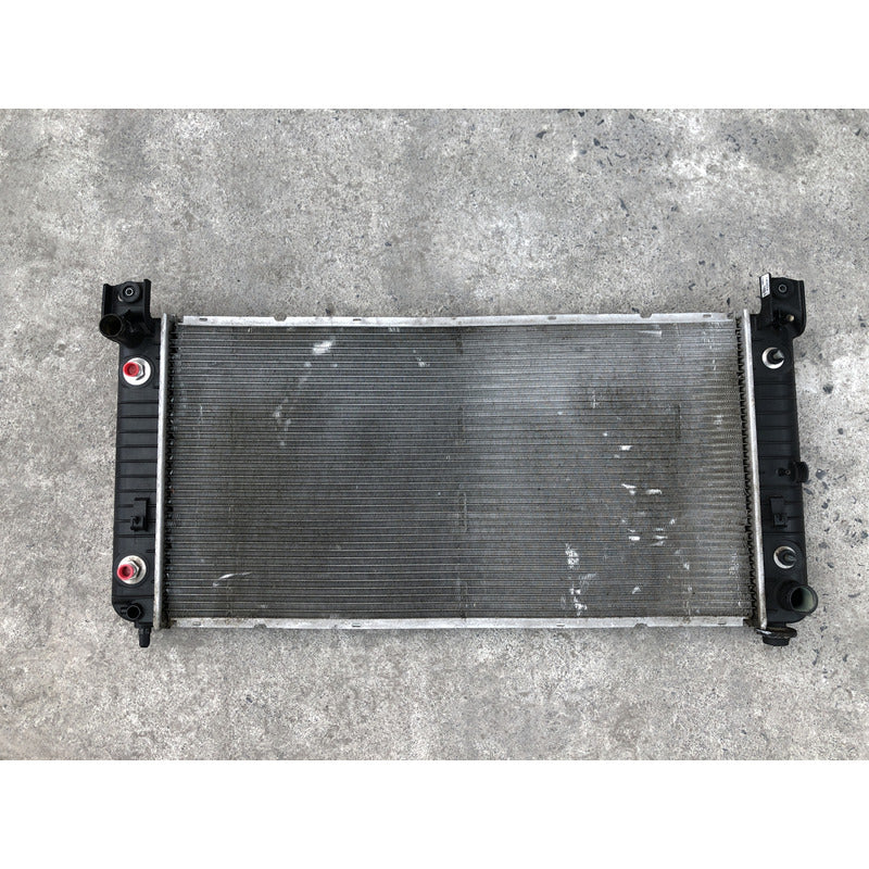 Radiador Original Para Yukon 2007 2008 2009 2010 2011 2012 2013 Motor 6.2