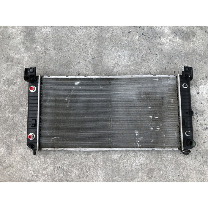 Radiador Original Para Yukon 2007 2008 2009 2010 2011 2012 2013 Motor 6.2