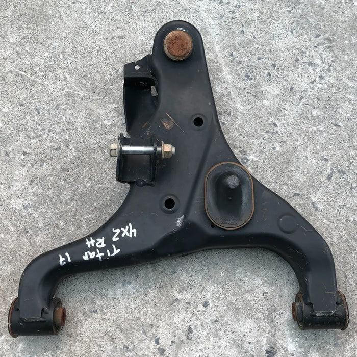 Horquilla Delantera Derecha Inferior Nissan Titan 2017 2018 2019 2020 2021 2022 2023 2024 4x2, Original