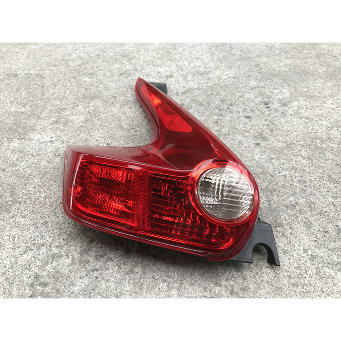 Calavera Derecha Para Nissan Juke 2011, 2012, 2013, 2014 (original) Izquierdo/conductor Rojo