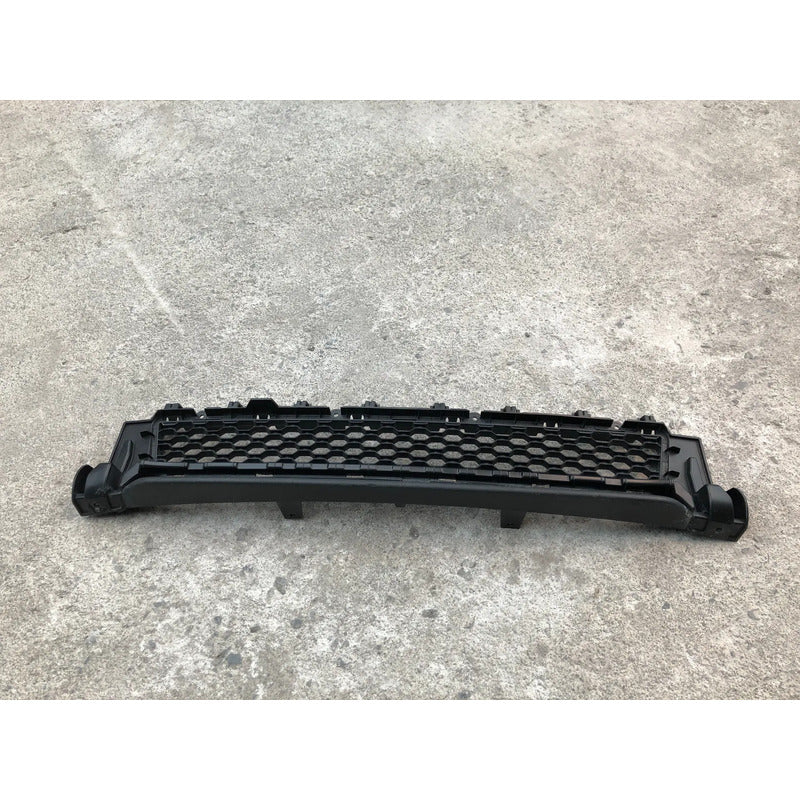 Parrilla Central Inferior En Defensa Para Jaguar Xe 2015, 2016, 2017, 2018, 2019 - Original Negro Mate