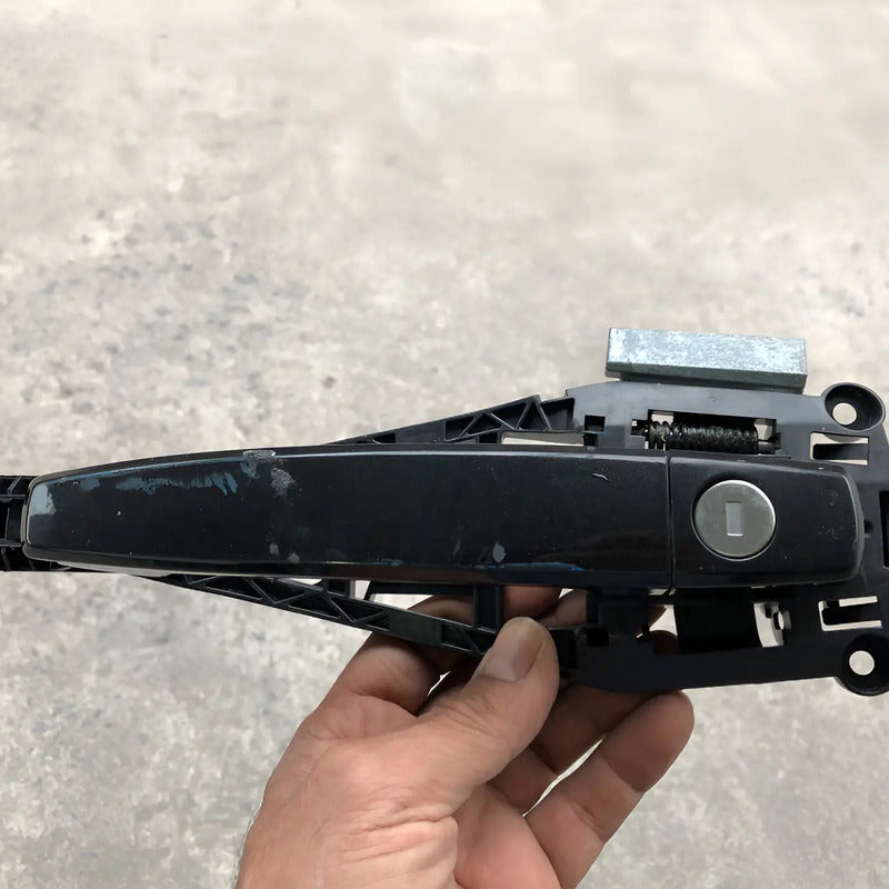 Manija De Puerta Delantera Izquierda Para Chevrolet Sonic 2012, 2013, 2014, 2015, 2016, 2017, 2018 Original Negro Delantera