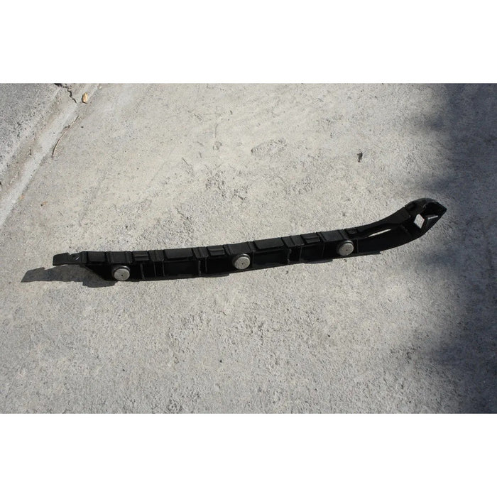 Guia Defensa Trasera Derecha Para Chevrolet Cruze 2010, 2011, 2012, 2013, 2014, 2015