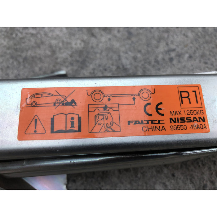 Gato Tijera Nissan Rogue 2015