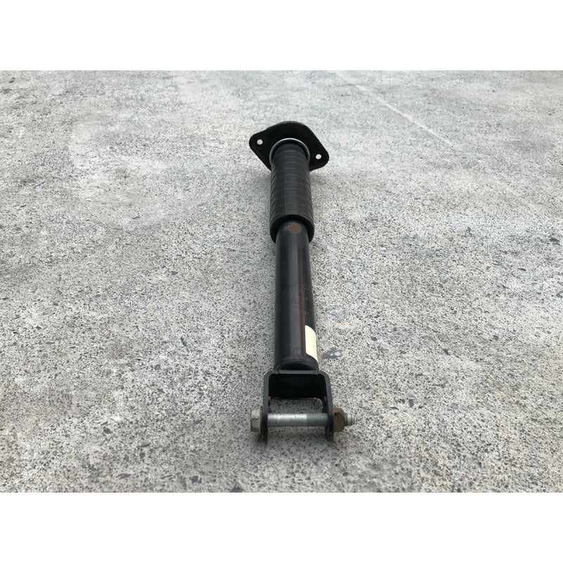 Amortiguador Trasero Derecho Para Nissan Altima 2013, 2014, 2015, 2016, 2017, 2018 - Motor 2.5 Litros, 4 Cilindros - Original