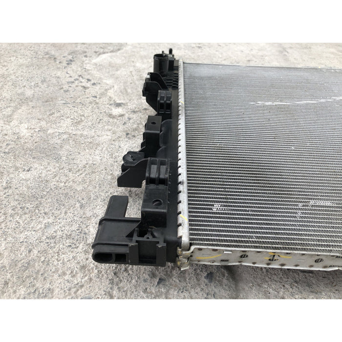 Radiador Original Para Equinox 2018 Al 2021 Motor 2.0