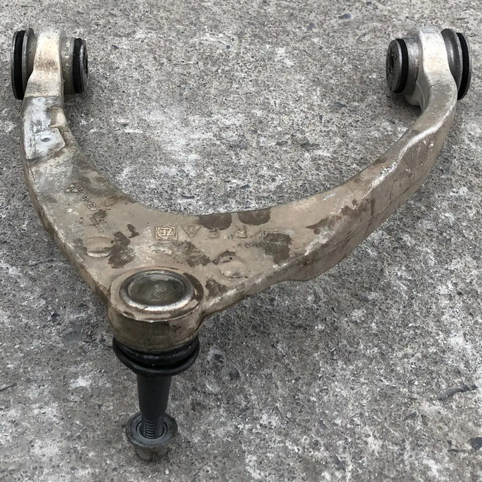 Horquilla Delantera Derecha Superior Tahoe 2015 2016 2017 2018 2019 2020 Motor 5.3
