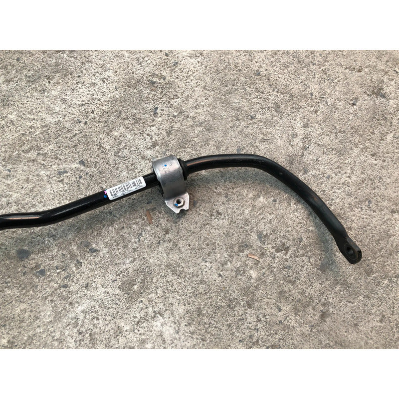 Barra Estabilizadora Delantera Original Para Volkswagen  Jetta 2005, 2006, 2007, 2008, 2009, 2010, 2011, 2012, 2013, 2014, 2015, 2016, 2017 Motor 1.8 Original