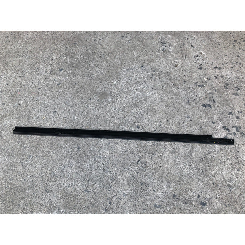 Moldura De Felpa Delantera Derecha Para Chevrolet Aveo 2012, 2013, 2014, 2015, 2016, 2017, 2018 Negro