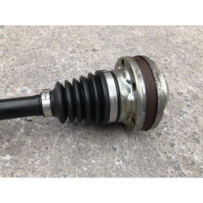 Junta Homocinetica Delantera Izquierda Para Volkswagen Cc 2013, 2014, 2015, 2016, 2017 Motor 2.0 Original