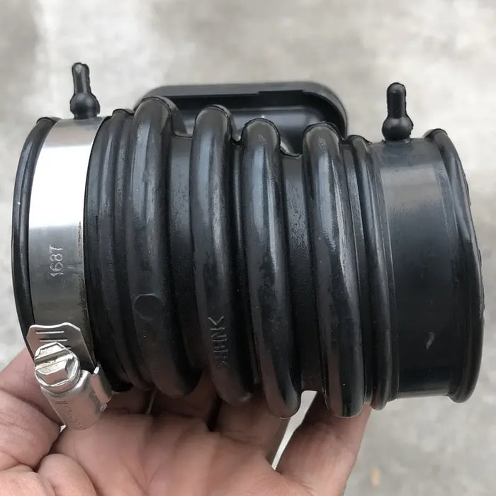 Manguera Porta Filtro Para Nissan Versa 2013, 2014, 2015, 2016, 2017, 2018, 2019 Motor 1.6 (original)