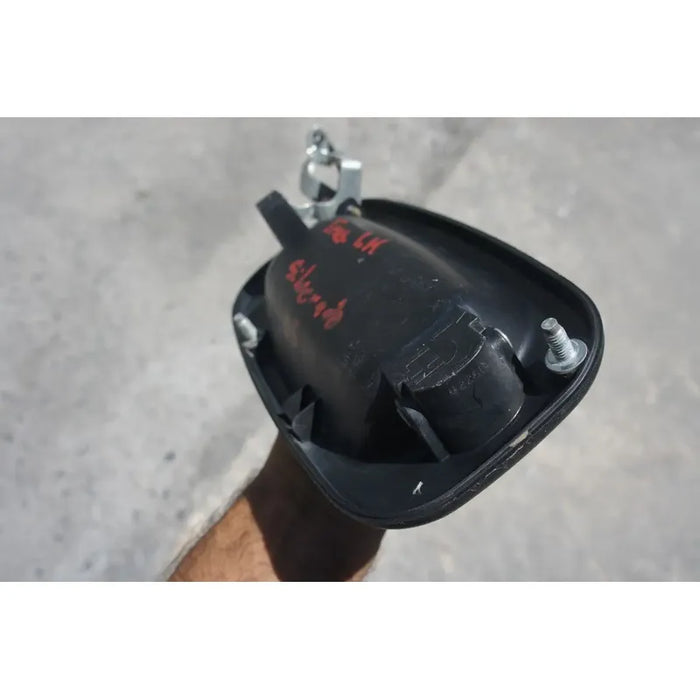 Manija De Puerta Trasera Izquierda Para Chevrolet Silverado 1999, 2000, 2001, 2002, 2003, 2004, 2005, 2006 - Original Negro