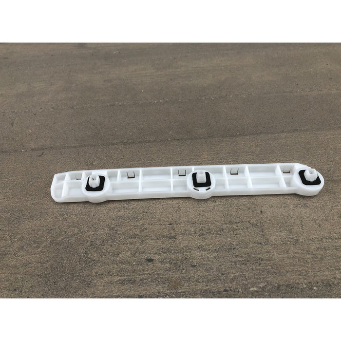 Guia Defensa Trasera Derecha Nissan Versa 2012 - 2019