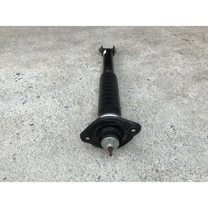 Amortiguador Trasero Derecho Para Nissan Altima 2013, 2014, 2015, 2016, 2017, 2018 - Motor 2.5 Litros, 4 Cilindros - Original
