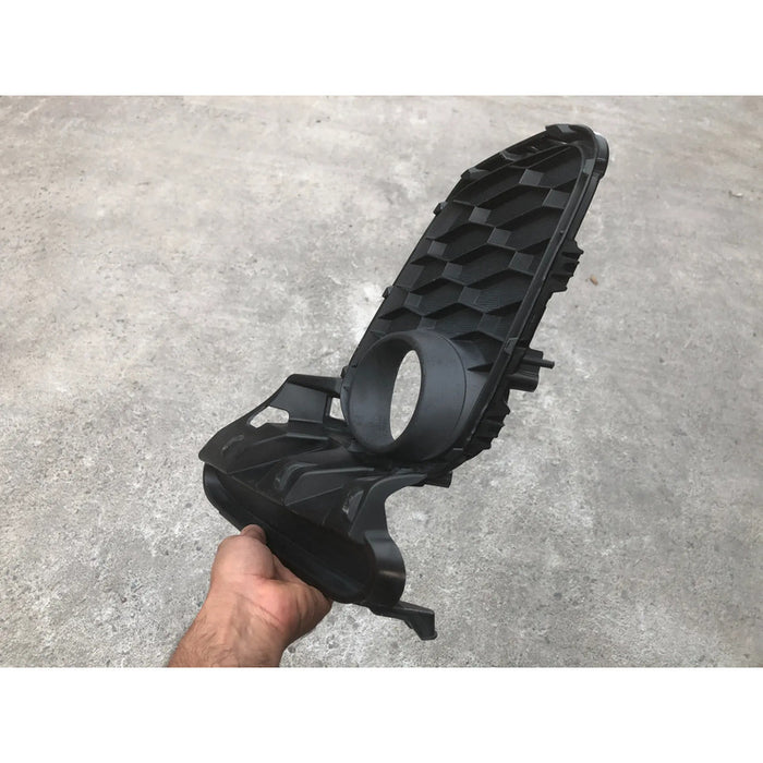 Parrilla Inferior Derecha De Faro Niebla Mazda 3 2010-2013 Negro Mate