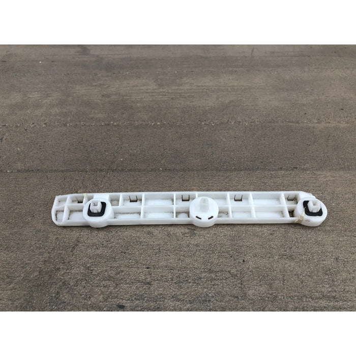 Guia De Defensa Trasera Derecha Para Nissan Versa 2012, 2013, 2014, 2015, 2016, 2017, 2018 - Original
