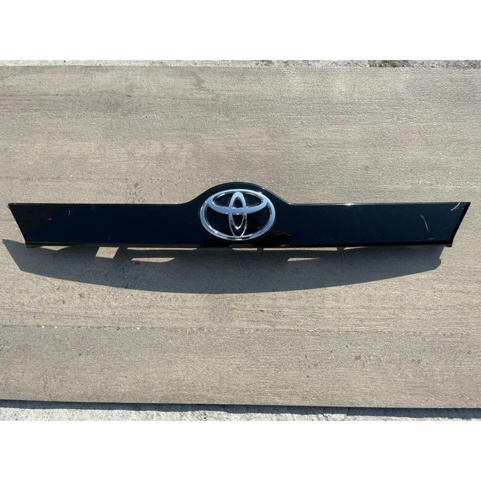 Moldura De Cajuela Superior Para Toyota Camry 2012, 2013, 2014 - Original