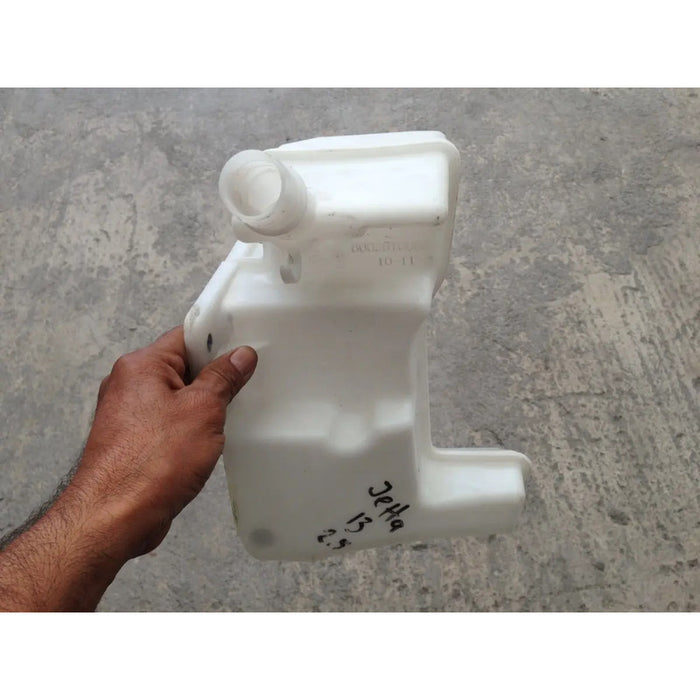 Deposito Limpia Parabrisas Para Volkswagen Jetta 2012, 2013, 2014, 2015, 2016, 2017, 2018 (motor 2.5)
