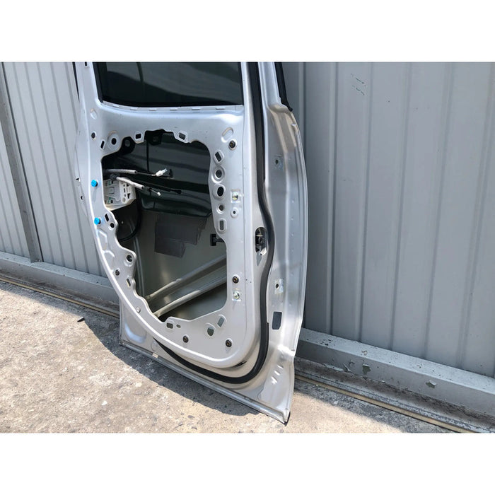 Puerta Trasera Izquierda Jeep Renegade 2015 2016 2017 2018 2019 2020 2021 Trasera Izquierdo Gris
