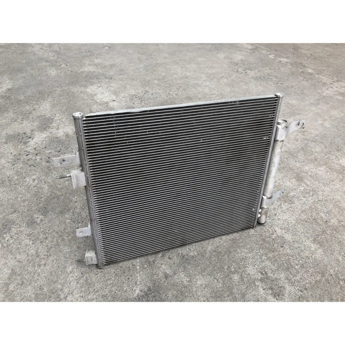 Condensador Original Para Jaguar Xj Series 2010, 2011, 2012, 2013, 2014, 2015, 2016, 2017, 2018, 2019 Motor 3.0