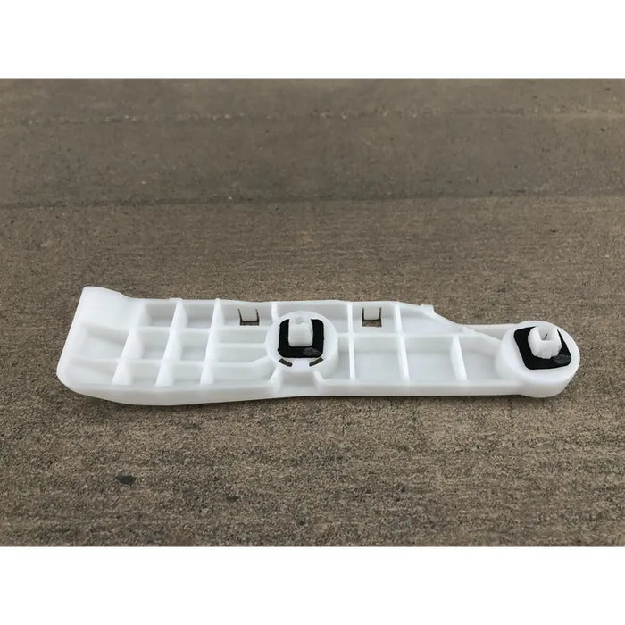 Guia Defensa Trasera Izquierda Para Nissan Versa 2012, 2013, 2014, 2015, 2016, 2017, 2018, 2019