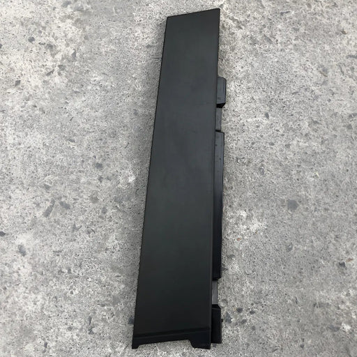 Moldura De Marco Puerta Trasera Izquierda Chevrolet Cruze 2016, 2017, 2018 Negro