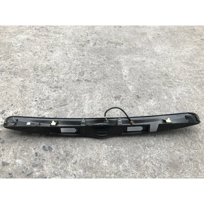 Moldura De Cajuela Para Nissan Versa 2012, 2013, 2014, 2015, 2016, 2017, 2018, 2019 (original) Negro