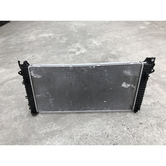 Radiador Original Para Yukon 2015 Al 2018 Motor 6.2