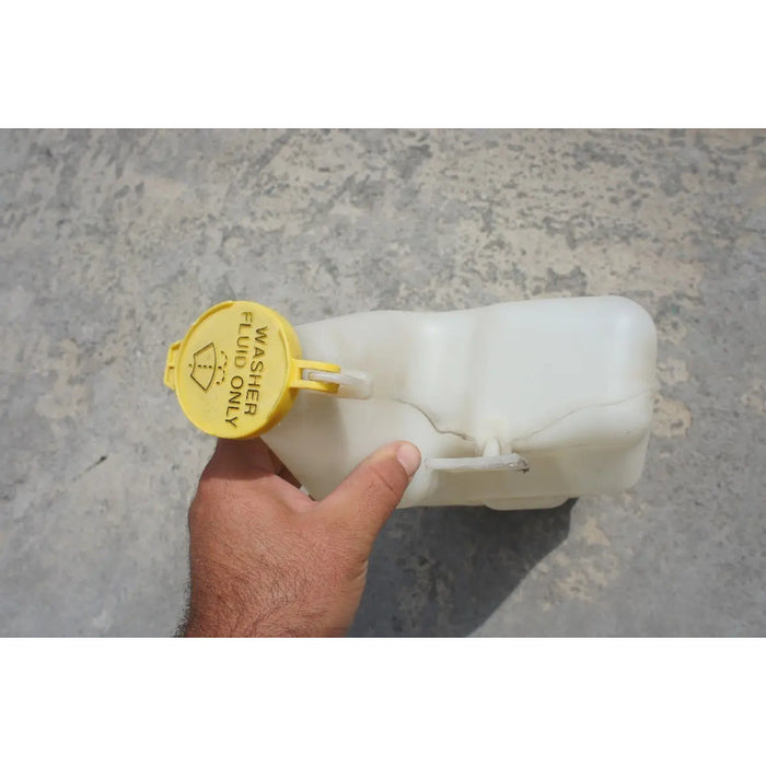 Deposito Limpia Parabrisas Para Dodge Ram 2004-2005 - Motor 5.7 Litros, V8 Hemi - Original
