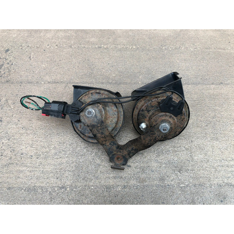 Claxon Fiamm Original Para Nissan Titan 2004, 2005, 2006, 2007, 2008, 2009, 2010, 2011, 2012, 2013, 2014, 2015, 2016, 2017, 2018, 2019, 2020, 2021