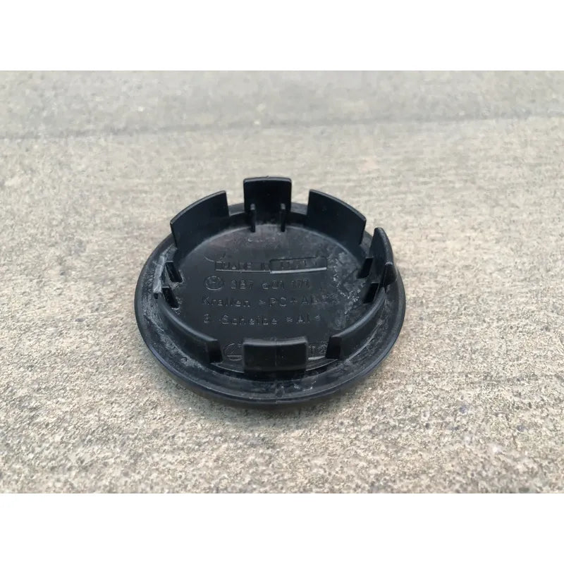 Copa Centro De Rin para Volkswagen Cc 2012, 2013, 2014, 2015, 2016, 2017 $ X Pieza Plata/negro