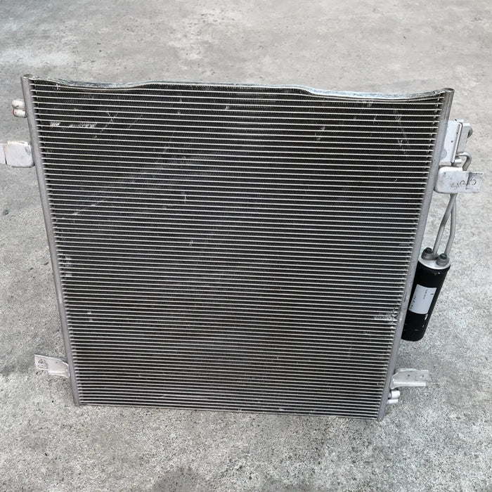 Condensador Original Para Infiniti Qx80 2011 2012 2013 2014 2015 2016 2017 2018 2019 2020 Motor 5.6