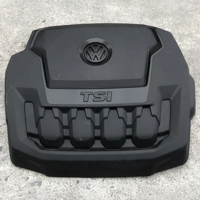 Cubierta Motor Volkswagen Passat 2018 2019 2020 2021 2022 Motor 2.0 Lts, Original
