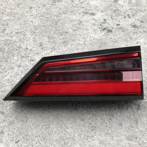 Calavera Interior Izquierda Para Chevrolet Aveo 2023, 2024, 2025 - Original Genuina Gm Izquierdo/conductor Rojo