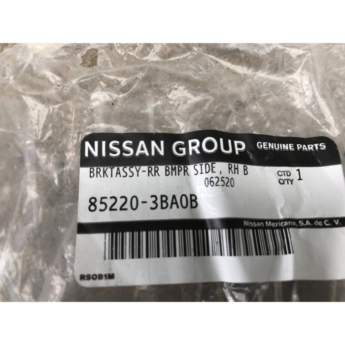 Guia Defensa Trasera Derecha Nissan Versa 2012 -2019