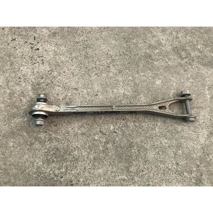 Tirante Trasero Derecho Inferior Para Dodge Charger 2015, 2016, 2017, 2018, 2019, 2020, 2021, 2022, 2023 - Motor 3.6 Litros, V6, Original
