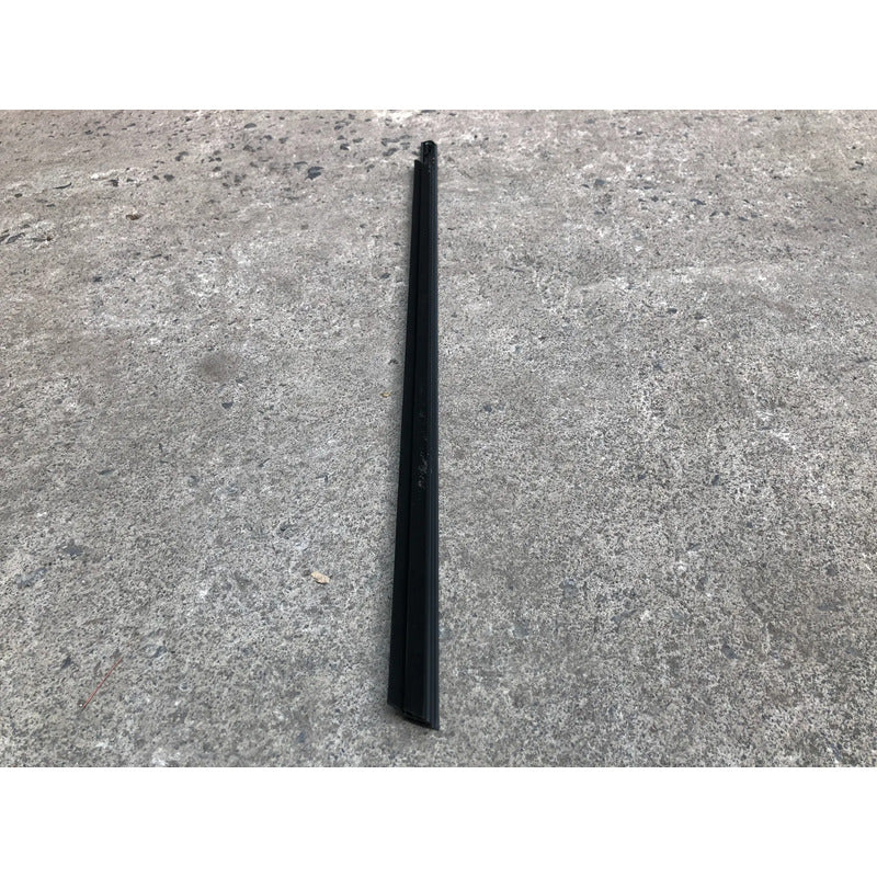 Moldura De Felpa Delantera Derecha Para Chevrolet Aveo 2012, 2013, 2014, 2015, 2016, 2017, 2018 Negro