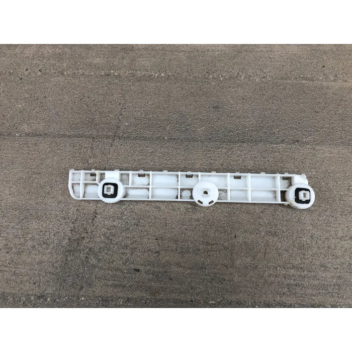Guia De Defensa Trasera Derecha Para Nissan Versa 2012, 2013, 2014, 2015, 2016, 2017, 2018 - Original