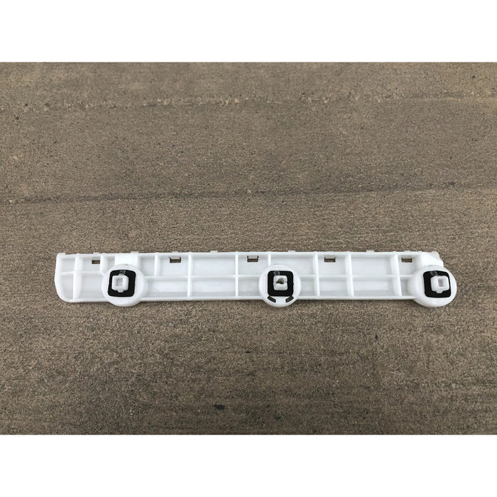 Guia Defensa Trasera Derecha Nissan Versa 2012, 2013, 2014, 2015, 2016, 2017, 2018, 2019