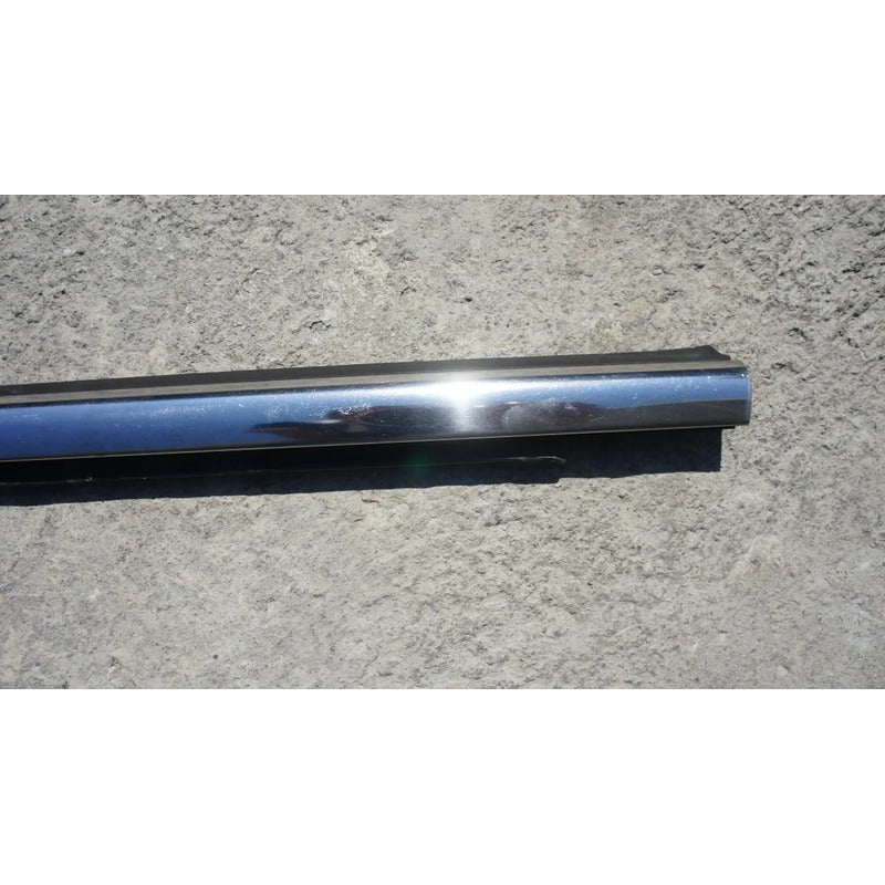 Moldura De Felpa Puerta Trasera Izquierda Para Chevrolet Sonic 2012, 2013, 2014, 2015, 2016, 2017, 2018 - Original