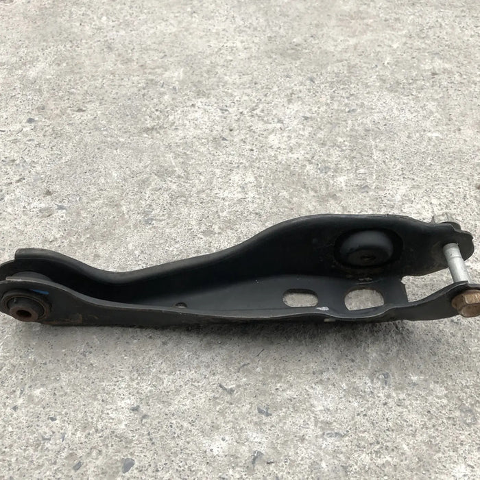 Tirante Trasero Izquierdo Inferior Para Nissan Pathfinder 2013, 2014, 2015, 2016, 2017, 2018, 2019 Para Motor V6 3.5 Litros, Original