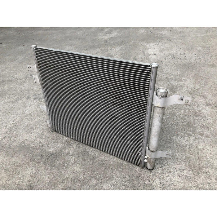 Condensador Original Para Jaguar Xj Series 2010, 2011, 2012, 2013, 2014, 2015, 2016, 2017, 2018, 2019 Motor 3.0