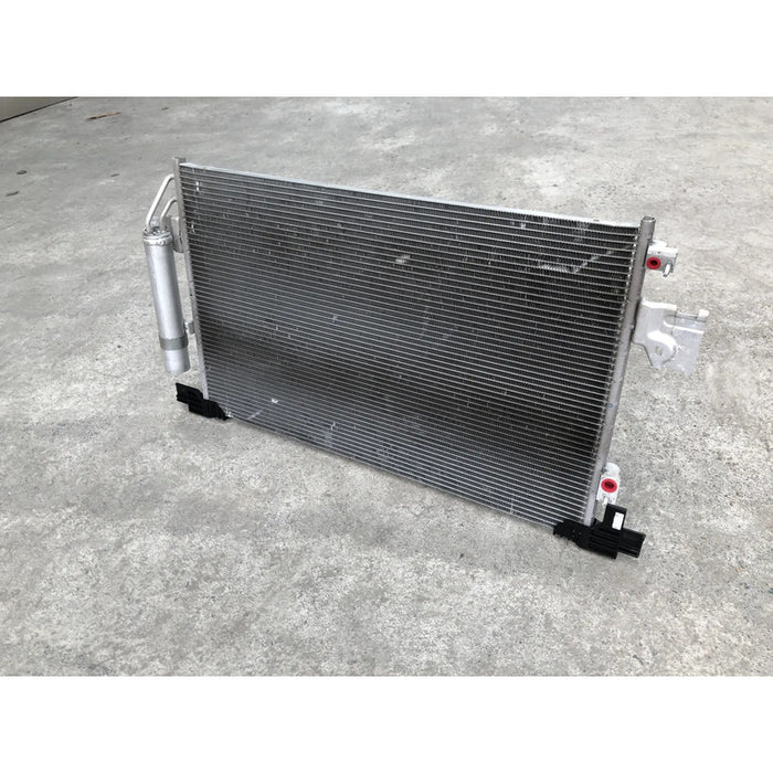 Condensador Original Para Mitsubishi Outlander 2011, 2012, 2013, 2014, 2015, 2016, 2017, 2018, 2019, 2020, 2021, 2022 - Motor 2.0 Litros, 4 Cilindros