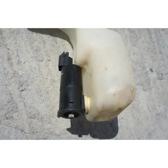 Deposito Limpia Parabrisas Para Ford Fiesta Sedan 2011, 2012, 2013, 2014, 2015