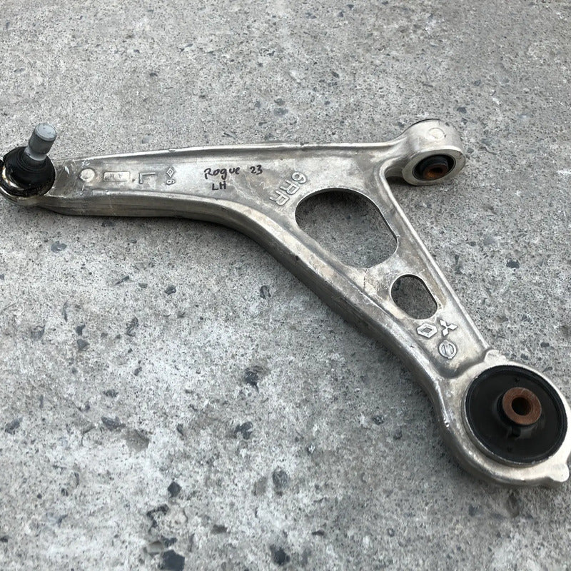 Horquilla Delantera Izquierda Para Nissan Rogue 2021, 2022, 2023, 2024, 2025 - Motor 2.5, Original
